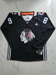 Camiseta deportiva de práctica Connor Bedard #98 Chicago Blackhawks talla 50 micrófono negra - Imagen 1 de 4