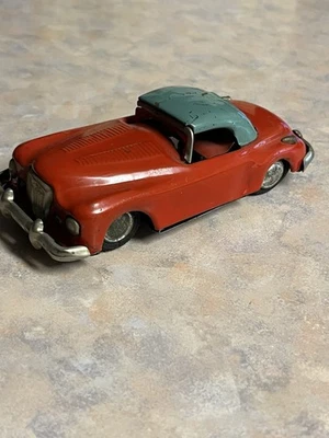 Coche de juguete de fricción litográfica de hojalata vintage raro Bandai rojo coche de Japón 5" Foto 1 de 4