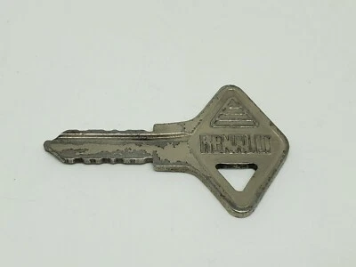 Clé contact neiman Renault 4 4L R5 R6 R15 R16 R17 bouchon d'essence porte 1R909 - Photo 1/4