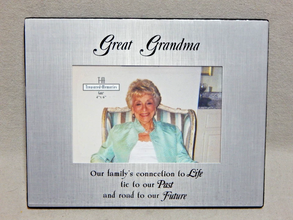 Nuevo con etiquetas Ganz Treasured Memories Great Grandma marco de metal 4' x 6" Foto 1 de 4