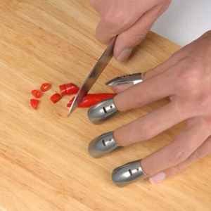 4 Pezzi Proteggi Dita per Taglio Anti Protezioni Cucina - Foto 1 di 11