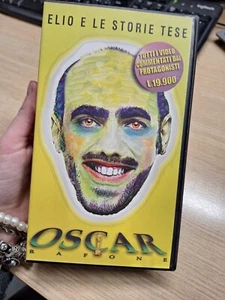 ELIO E LE STORIE TESE - OSCARRafone VHS VIDEOCASSETTA - Foto 1 di 4