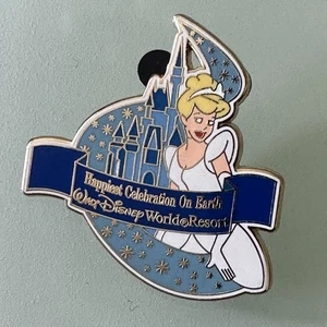 Cinderella Anstecknadel Walt Disney World Energizer Emaille Schloss 2005 Celebration - Bild 1 von 7