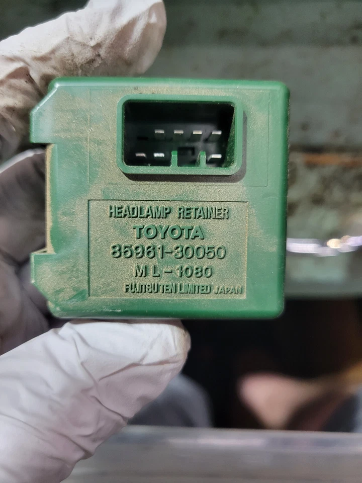 94 Toyota 4runner farol retentor ajuste 1994 LANDCRUISER 220903 85961-30050 FABRICANTE DE EQUIPAMENTO ORIGINAL - Imagem 1 de 1