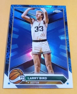 Baloncesto Larry Bird #175 Topps cromado 2024 - refractor azul - Celtics - Imagen 1 de 2