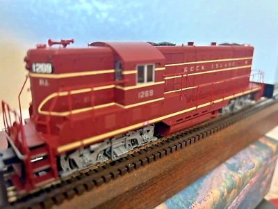 ROCK ISLAND  GP7 ROAD SWITCHER -DCC & QUANTUM SOUND- HO Scale -"  MAROON "-NEW - Image 1 of 4