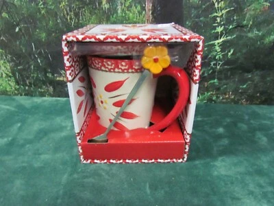 NEW TEMPTATION OLD WORLD TARA CERAMIC 14 OZ HAND PAINTED MUG LID & FLOWER SPOON - Image 1 of 3