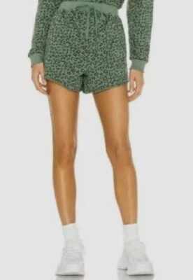 Pantalones Cortos Blancnyc Verde Y Negro Estampado Leopardo Cintura Elástica Talla Mediana Foto 1 de 4