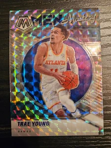 Trae Young - 2020-21 Panini Mosaico Uomini di Maestria Mosaico Inserto Card - Foto 1 di 2