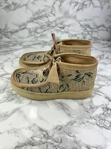 Clarks Wallabee Cup Boot Men's UK 9 Beige Floral Lace Up Casual Shoes Crepe - Picture 1 of 12