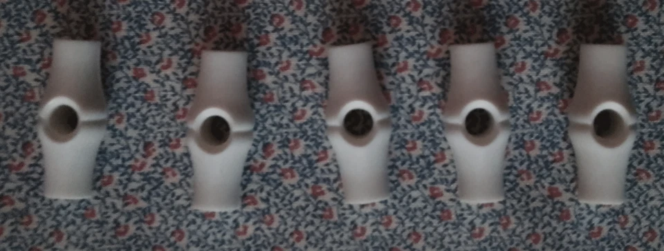 PACK  OF  5  BABY  CARDIGAN  JACKET  TOGGLES  SINGLE  HOLE  24MM  LENGTH  WHITE - Image 1 of 1