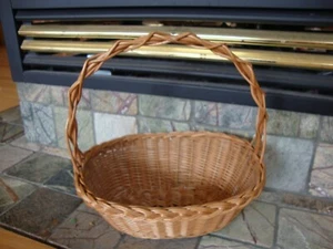 WOVEN BASKET with HANDLE 11" tall 10.5" long 8" wide CUTE Light Color - Picture 1 of 4