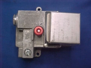 HONEYWELL PILOTSTAT PILOT C591A1036 SC - Picture 1 of 5