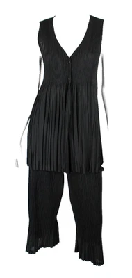 ISSEY MIYAKE FETE Black Plisse Sleeveless Top & Cropped Pant Outfit Set 3 L - Image 1 of 4
