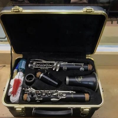 Clarinete Liberty by Selmer, Bb, negro, ligeramente usado EE. UU. Foto 1 de 4