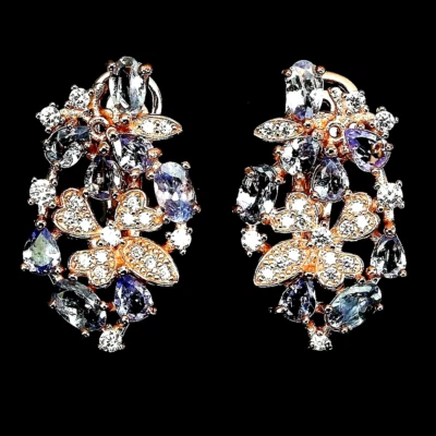 СЕРЬГИ С ГОЛУБЫМ ФИОЛЕТОВЫМ ТАНЗАНИТОМ С БЕЛЫМИ ФИАНИТАМИ СЕРЕБРО 925 ПРОБЫ 14 КАРАТ RGP - Изображение 1 из 3