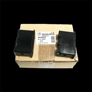 10pc-GEC AA BUSSMANN SAFECLIP SC32H-DFTG Fuse Holders SC32 CSA 30A 600V🔥🔥NEW🔥 - Picture 1 of 9