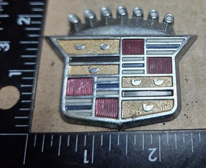 VINTAGE CADILLAC EMBLEM 2.6" 354570 {6178} - Picture 1 of 8