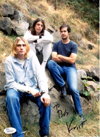 KRIST NOVOSELIC HAND SIGNED 8x11 COLOR PHOTO    AMAZING POSE WITH NIRVANA    JSA Cover