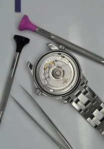 Omega Seamaster 300m Complete Quartz Service & Bracelet Refurb - Picture 1 of 2