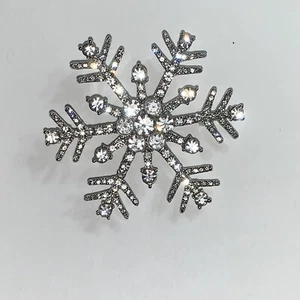 NWT authentic DESIGNER ORIGINAL silver SWAROVSKY CRYSTAL snowflake BROOCH - Picture 1 of 7