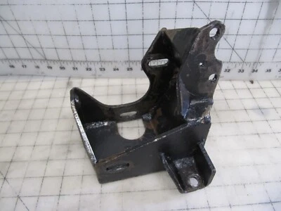 Mercedes-Benz W115 240D 1976 motor dirección asistida bomba soporte de montaje OM616 Foto 1 de 3