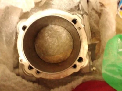 Cilindro usado Ducati 749R 6000 km grande Foto 1 de 2