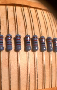 Multicomp MCMF0W2FF8202A10 1/2 W 1% 82K ohm Metal Film Resistor - Lot of 100 - Picture 1 of 1