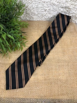 Corbata Andrea Batini para hombre negra marrón a rayas atada Foto 1 de 4