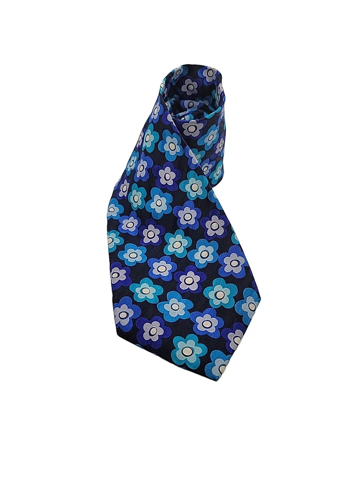 GAP Floral Tie 100% Silk Necktie 57" x 3.5" Made In The USA Navy Blues & White - Image 1 of 4