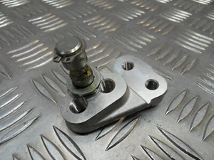 Soporte de montaje y eje de palanca de cambios genuino Suzuki GSXR 1000 2009 a 2016 NUEVO - Imagen 1 de 5