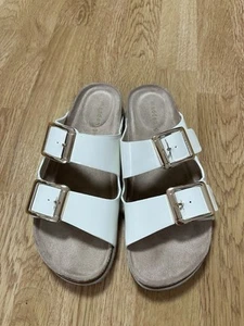 Madden Girl Gr. 39 38 Pantoletten Birkenstock Weiß Lack Gold Sandalen - Bild 1 von 3