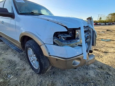 Used Air Cleaner Assembly fits: 2013 Ford Expedition 5.4L 3V from 02/15/10 Grade - Image 1 of 4