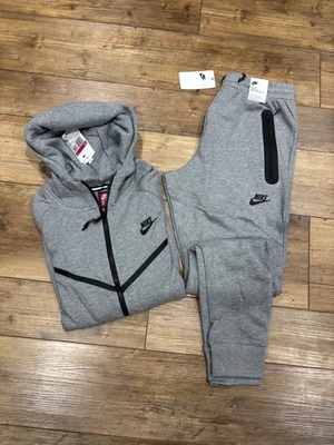 Men’s Nike Tech Fleece Sweatsuit Sportswear  Tracksuit - Image 1 of 4