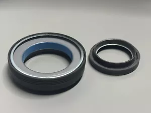 Vacuum and Dust Seal Kit Ford Super Duty F250 F350 Dana 50 or 60 Front 98 to 04 - Picture 1 of 8