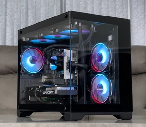 Ultraschneller Gaming PC Intel i9 14900KF/12GB Nvidia RTX 5070/ 64GB DDR4/ 2TB SSD - Bild 1 von 12
