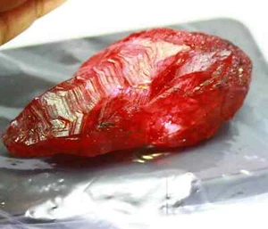 Free Shipping 220.00 Carat African Red Ruby Natural Loose Gemstone Uncut Rough - Picture 1 of 4