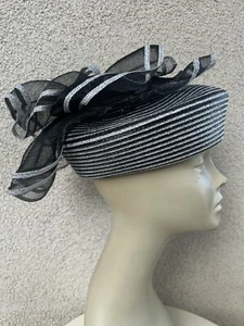 Cappello Pillbox Vintage Argento Nero Rete Perla Tg 22” 7 Finta Paglia - Foto 1 di 10