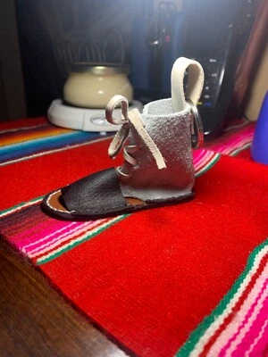 Qualidade Feito à Mão, Dr. Stitches, Exclusivo, Chaveiro de Couro, Puxador com Zíper - Imagem 1 de 4