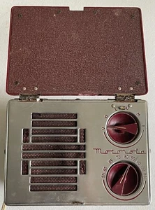 Vintage Motorola 1946 Lunch Box Radio Model 5A5 Portable AC-DC - Picture 1 of 7