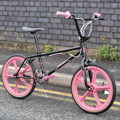 Skyway 2026 Street Beat Custom Retro Old School Style Fahrrad schwarz / pink