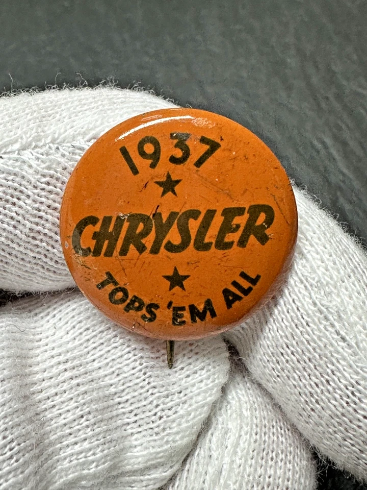 Chrysler Tops 'em 1937 todo naranja pin botón anuncio i939 Foto 1 de 4