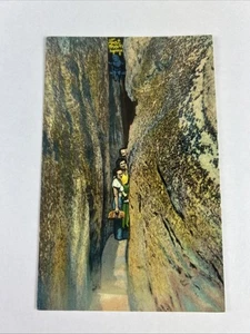 Fat Mans Squeeze Rock City Gardens Vintage Postcard Lookout Mountain Georgia - Picture 1 of 2