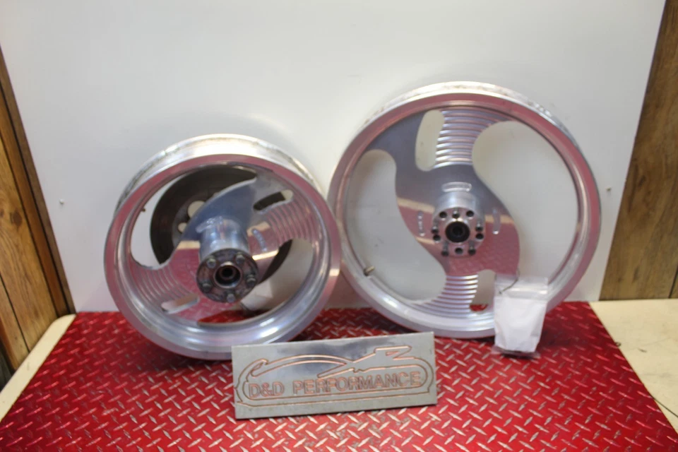 Harley Davidson Dyna Super Glide Billet 1995 juego de llantas delanteras traseras DSG18 Foto 1 de 4