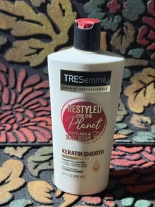 Tresemme Keratin Smooth mit Makulaöl-Conditioner • 22 flüssige Unzen - Bild 1 von 1