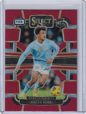 Tarjeta de novato Panini Select FIFA 2023-24 - Oscar Bobb Red Prizm Terrace #18 ¡RC!! Foto 1 de 2