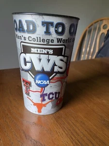 2014 College World Series Cup - Bild 1 von 3