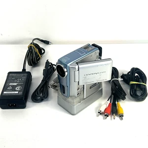 Read* Sony Handycam DCR-PC106E PAL Mini DV Camcorder Carl Zeiss 1,7/2,3-23 - Picture 1 of 16
