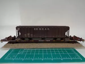 Walthers 89' FlatCar TTX (Tuscan Red) w/ER Mangor Conrail Covered Hopper wrecked - Picture 1 of 8