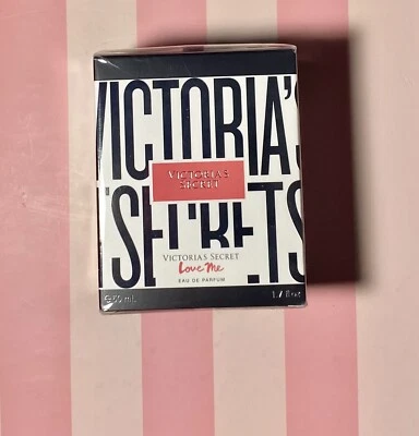 Туалетная вода-спрей VICTORIS'S SECRET LOVE ME 1,7 жидкой унции / 50 мл - Изображение 1 из 3